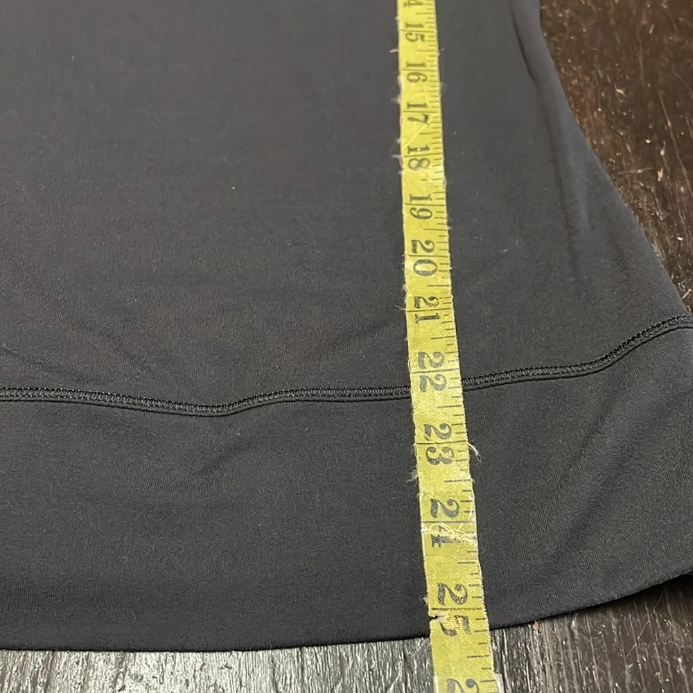 Lululemon Just Breathe Long Sleeve Mesh Top Workout Athletic  Black Size 4.